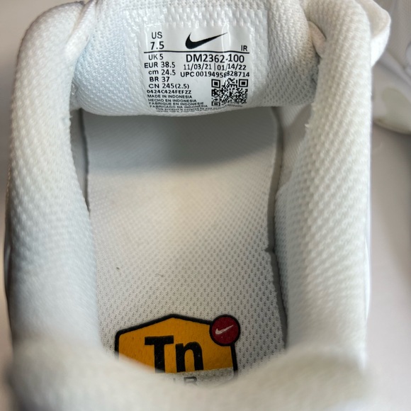 Nike Air Max Plus Womens Triple White 2021 DM2362-100 Sz 7.5M No Box Exc… - Picture 13 of 15